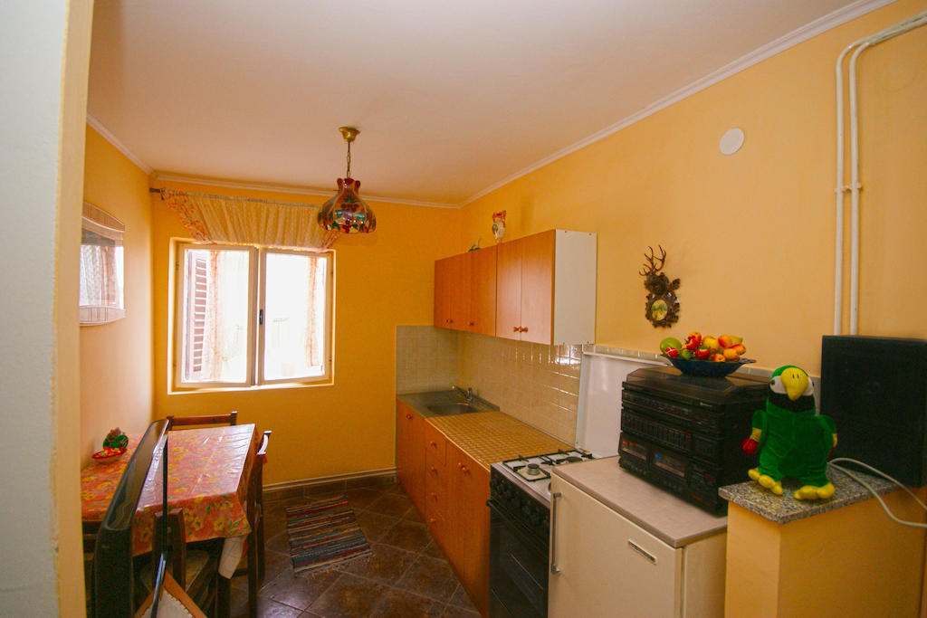 Guest House Robert I Mirna Бале Экстерьер фото